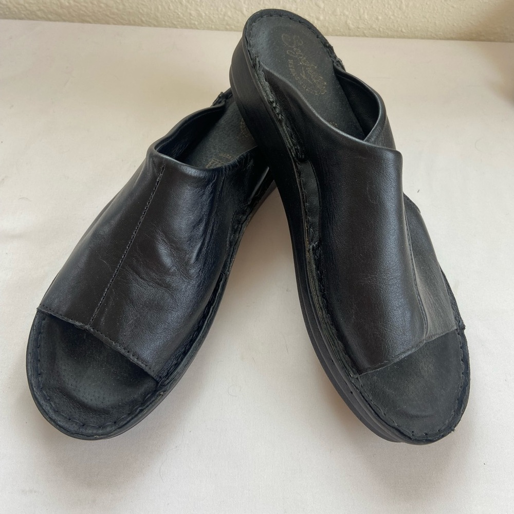 Seychelles black leather slides